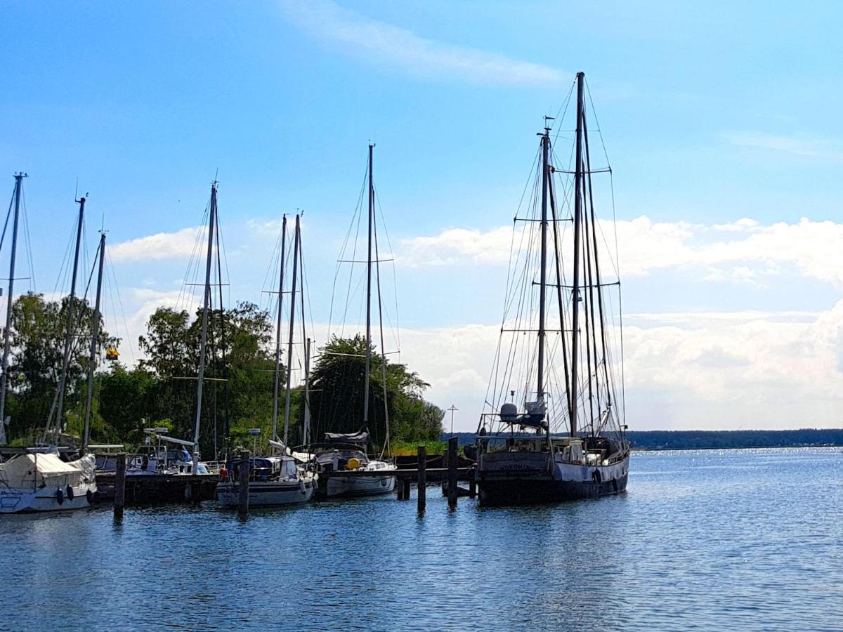 Hausboote Mitten Im Naturschutzgebiet Auf Usedom Vila Peenemunde Exterior foto
