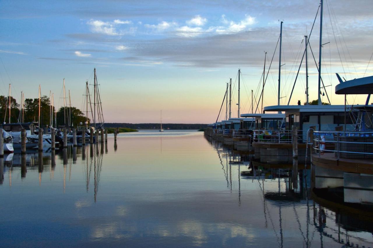 Hausboote Mitten Im Naturschutzgebiet Auf Usedom Vila Peenemunde Exterior foto